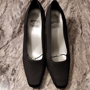 Mootsies Tootsies Classic Black Satin Heels